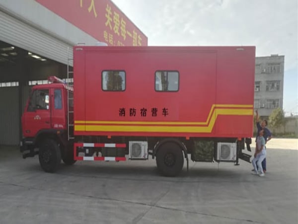 東風(fēng)越野四驅(qū)宿營(yíng)車